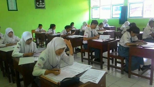 Ujian B. Indonesia Terima Soal Matematika