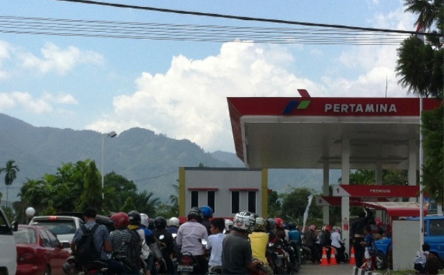 Antrean SPBU Panjang, Pertamina Pastikan Pasokan BBM aman