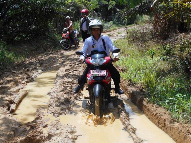 Minta Peningkatan Jalan