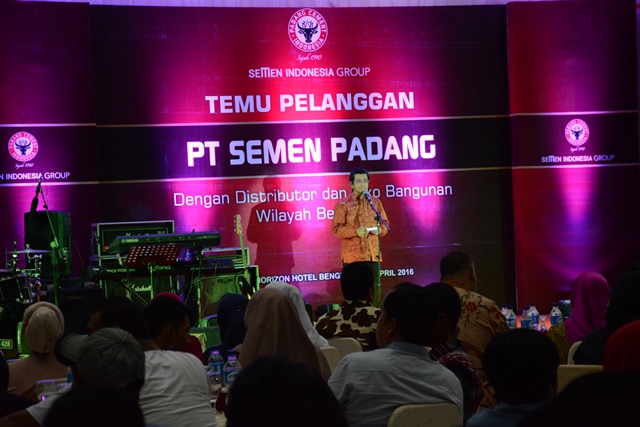 Semen Padang Temu Pelanggan