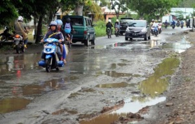 Dewan Kota Minta Propinsi Hibahkan Jalan Danau ke Pemkot