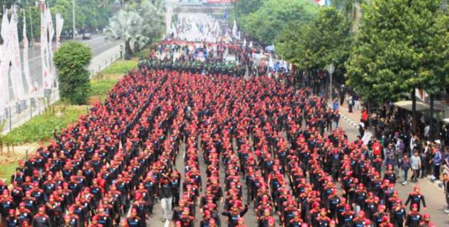 Buruh Tuntut Kesejahteraan