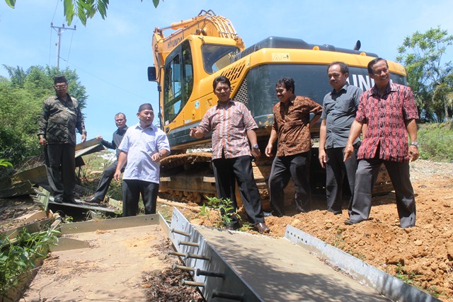 Dewan Bengkulu Selatan Sidak Pembangunan Jembatan