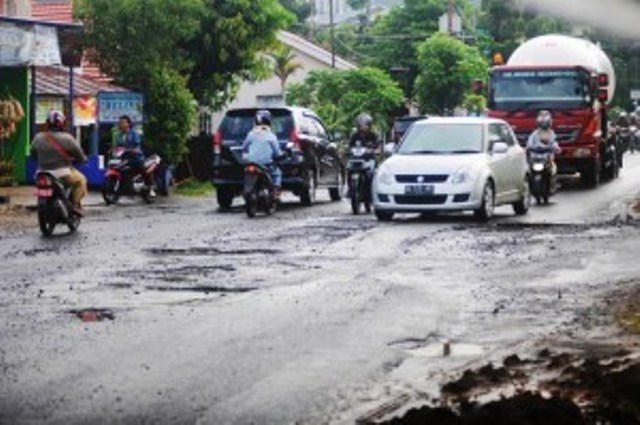 Jalan Danau Mulai Diperbaiki