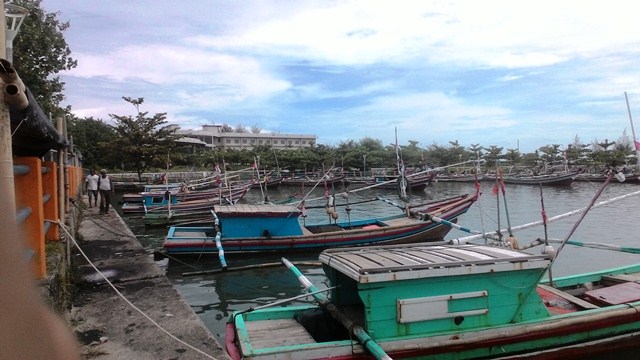 Nelayan Dilarang Melaut, Gelombang Capai 5 Meter