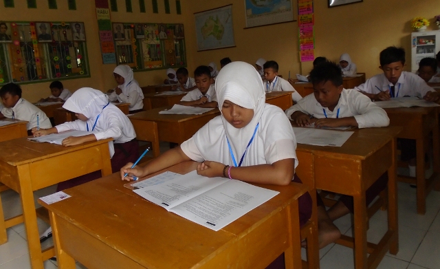 Sekolah Belum Akreditasi Disorot