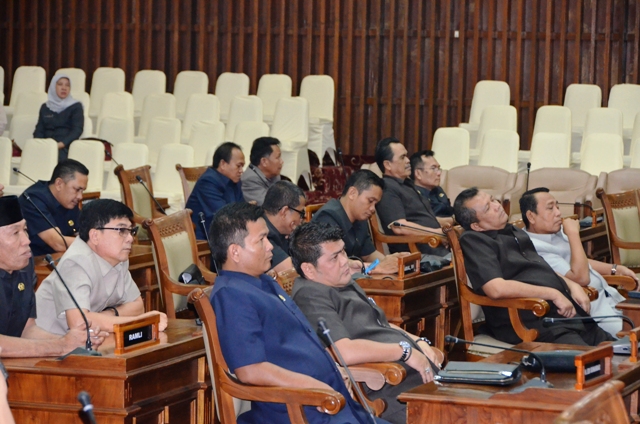 Anggota DPRD Bengkulu Dapat THR Sebulan Gaji