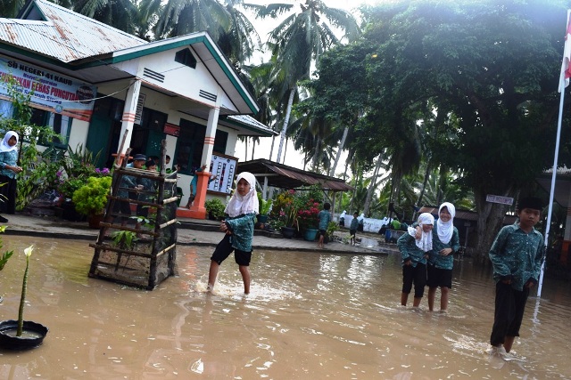 Banjir, SDN 41 Lumpuh