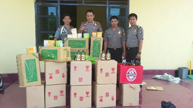 Polsek Seginim, Sita 416 Botol Miras, 250 Saset Obat Batuk