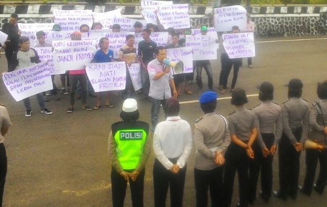 Plt Kadis Kesehatan Didemo