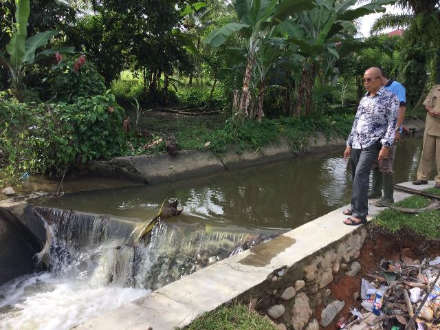 Kolam Air Deras Picu Irigasi Meluap