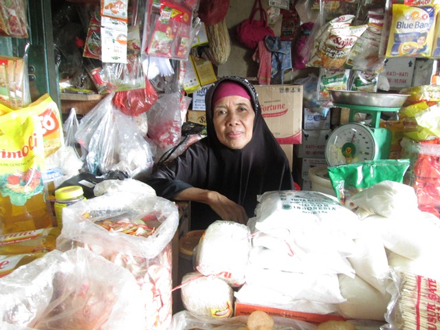 Pedagang Menaikan Harga Semaunya, Stok Barang Di  Pasar Juga Menipis