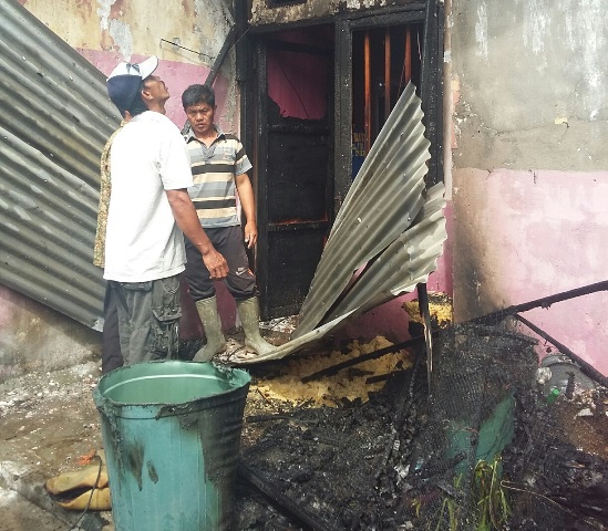 Pergi ke Warung, Rumah Terbakar