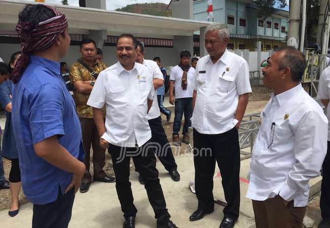 Menpar Arief Yahya Blusukan ke Sibisa dan BOP Danau Toba