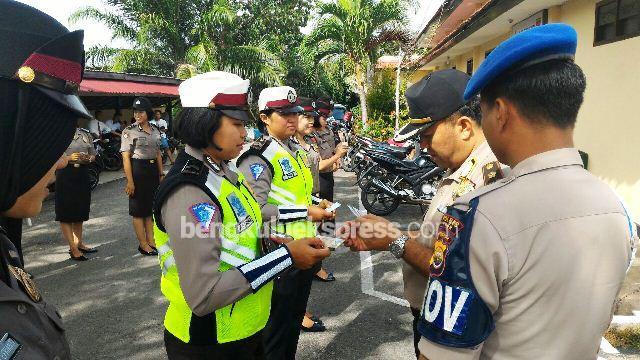 Polres Cek Sikap Tampang Polwan