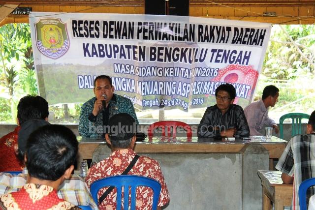 Warga Ngadu ke Dewan