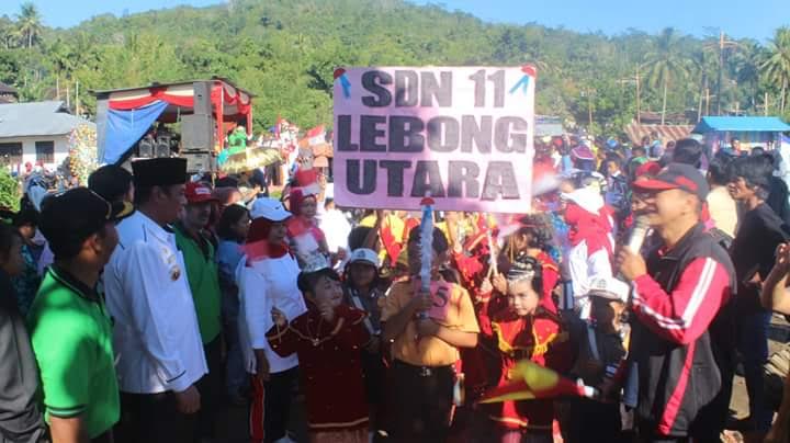 Ribuan Pelajar Pawai Pembangunan