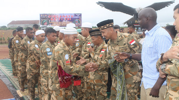 Kompi Zeni TNI Salat Idul Adha di Afrika Tengah