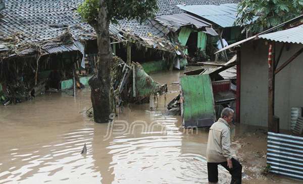 Banjir Garut: 20 Meninggal, 14 Hilang, Puluhan Bangunan Rusak