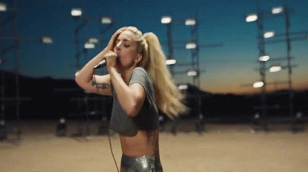 Rilis Video Klip Terbaru, Lady Gaga Tampil Seronok