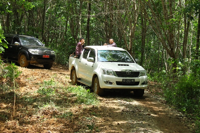 Jalan Produksi jadi Arena Offroad