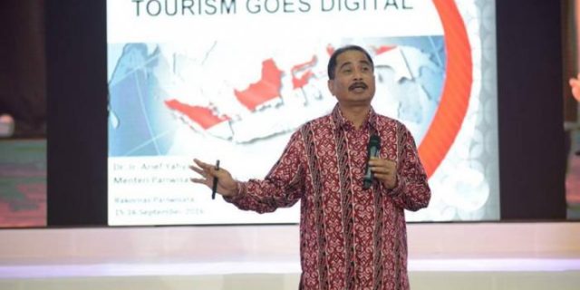 Menpar Arief Yahya Go Digital di DBS to The Point