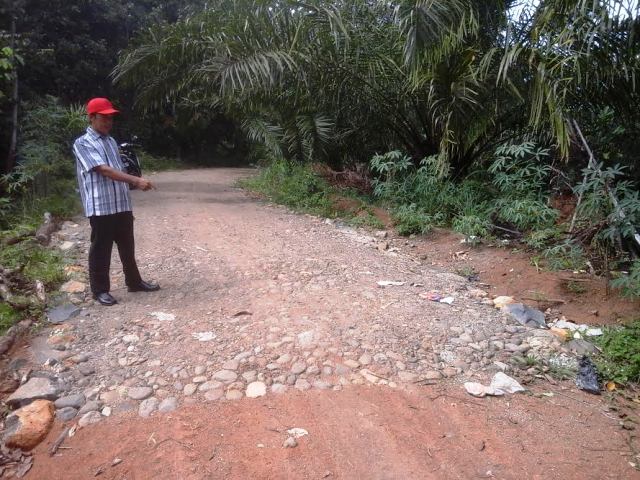 Ujung Karang  Bangun JUT, Juga Rabat Beton