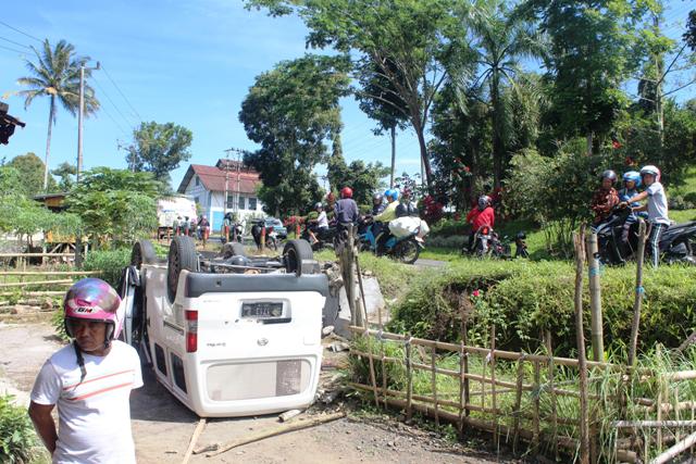 Hilang Kendali, Grand Max Terbalik