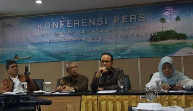 Sumbar, Aceh, NTB Borong Anugerah Wisata Halal Nasional 2016