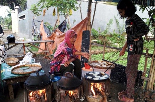 Perjuangan Seorang Ibu Demi Menyekolahkan Anaknya