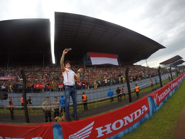 AHM  Undang Marquez dan Pedrosa Sapa Fans Indonesia