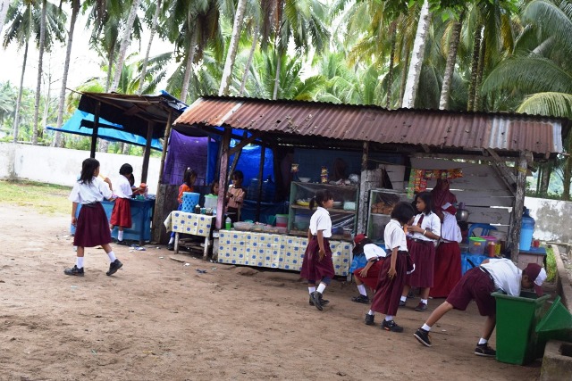 Sekolah Awasi Jajanan Siswa