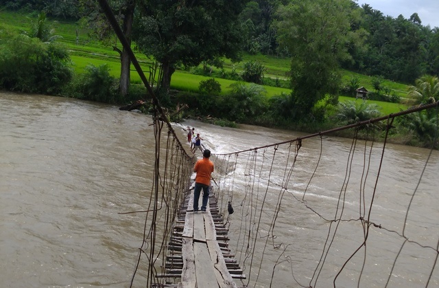 Jembatan Gantung Putus