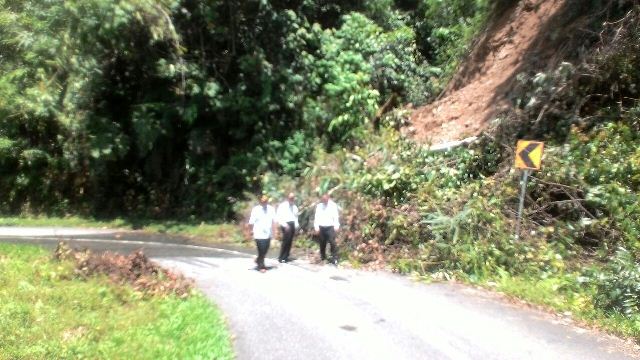 Waspda Longsor di Jalan Manna-Tanjung Sakti