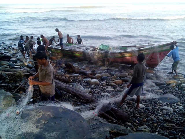 Tiga Nelayan Nyaris Tewas di Tengah Laut