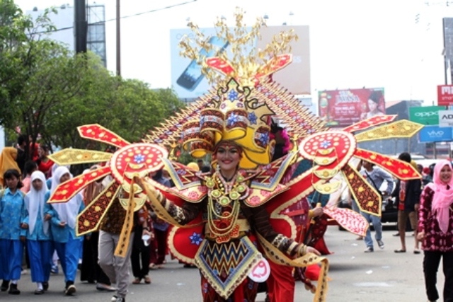 Dikbud Sukseskan Batik Nusantara