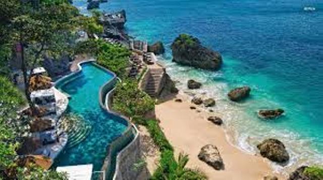 Ayana Resort and Spa Bali Raih Penghargaan World Travel Awards 2016