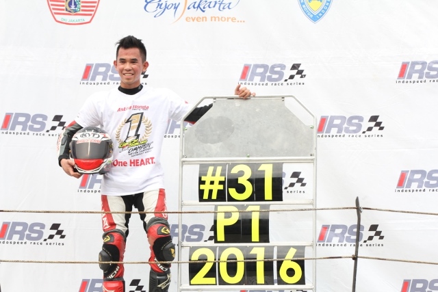 Gerry Salim Sabet Gelar Juara  Kejurnas IRS Supersports 600cc