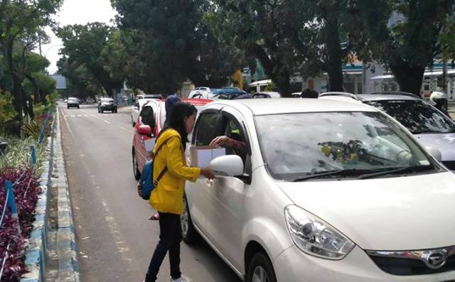 Mahasiswa Dehasen Galang Dana untuk Korban Gempa Aceh