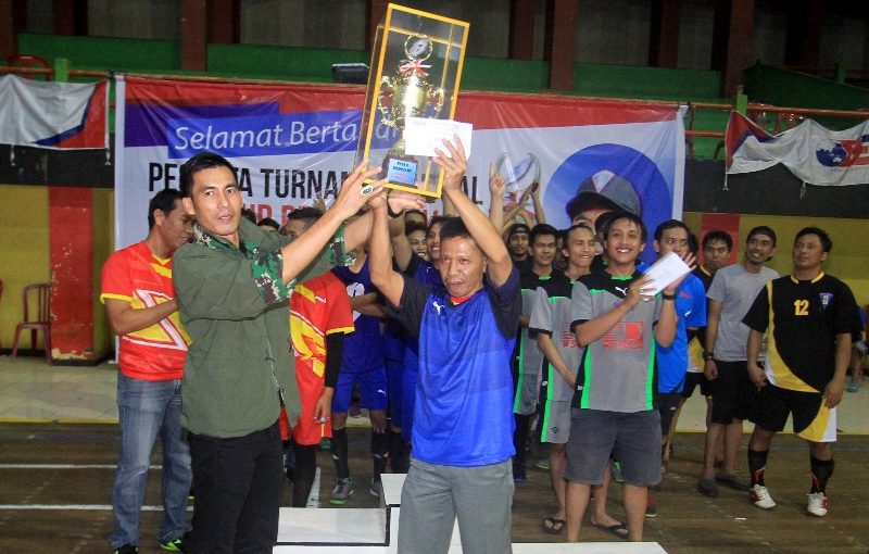 Tim Percetakan Juara I Turnamen Futsal Direktur RBMG Cup IV