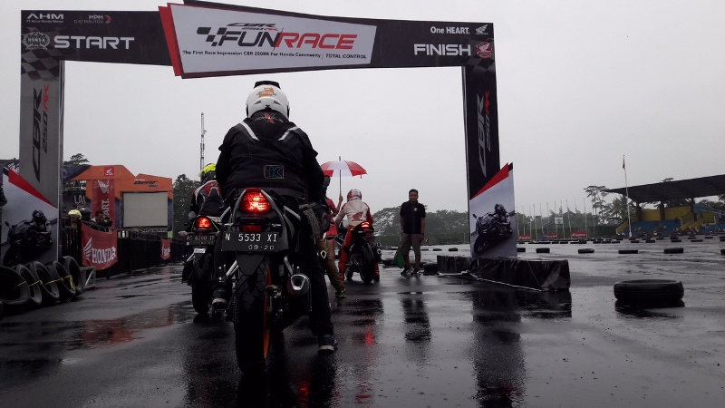 Komunitas Honda Pacu Adrenalin di CBR250RR Fun Race