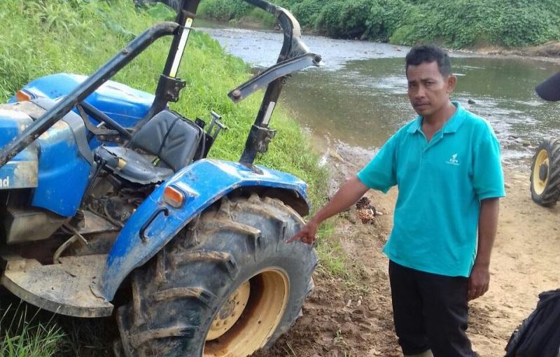 Terjepit Ban Traktor, 1 Tewas, Tiga Karyawan Luka-luka