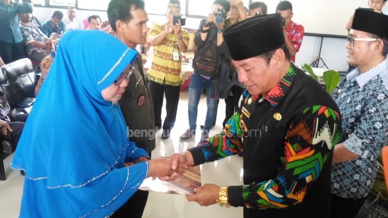 Bupati Lebong Marahi Camat dan Kades