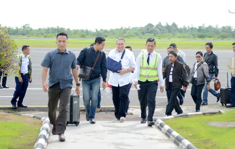 Kondisi Gubernur Pasca Menjalani Operasi Retak Tulang