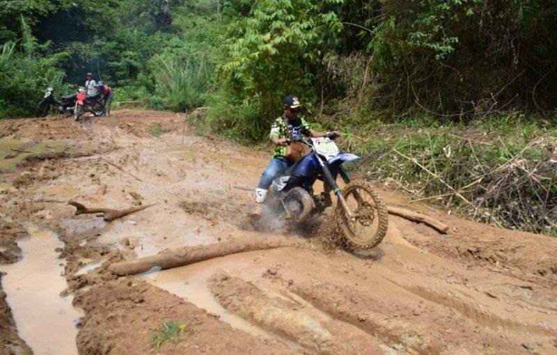 Pembangunan Jalan Berlumpur Diprioritaskan