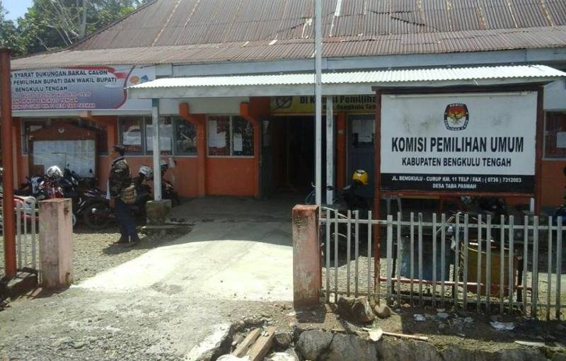 KPU Diminta Angkat Kaki