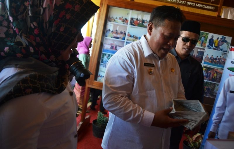 Koran  Bekas Jadi Kerajinan Tangan