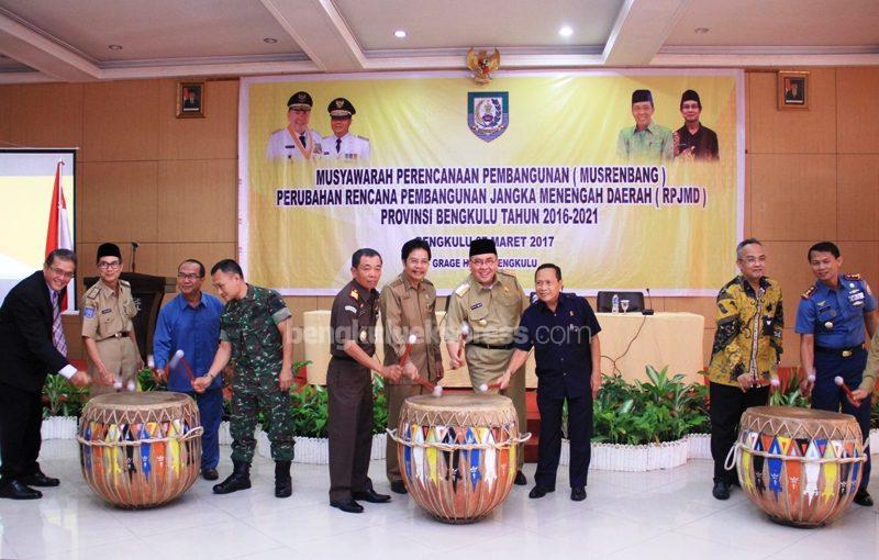 Entaskan Kemiskinan, Butuh Bantuan Pusat