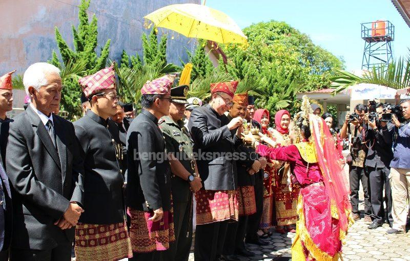 HUT Bengkulu Selatan ke-68, Gubernur Beri Kado Rp 90 M