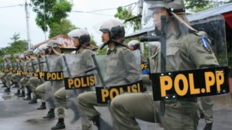 4 Satpol PP  Diberhentikan